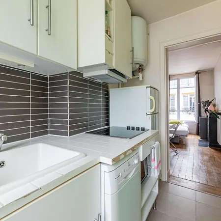 Pied-a-terre Near Bastille & Voltaire 11th Paris