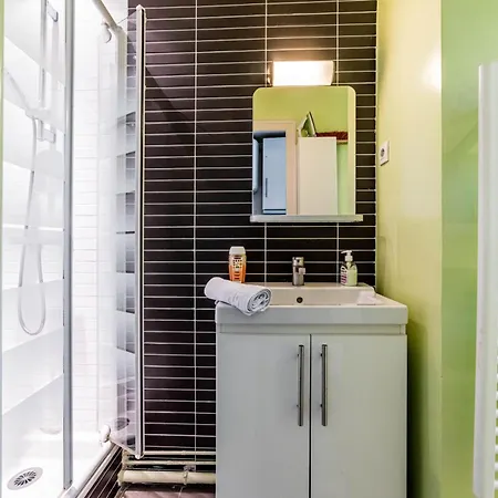 Pied-a-terre Near Bastille & Voltaire 11th Daire *