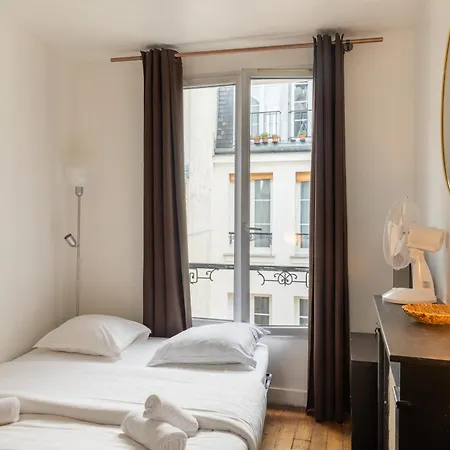 Pied-a-terre Near Bastille & Voltaire 11th Daire *