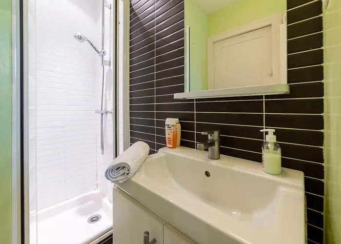 Pied-a-terre Near Bastille & Voltaire 11th 巴黎